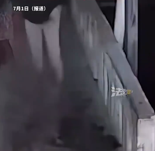 杠杆配资平台 紧急提示！女子凌晨被蛇咬10分钟后口吐鲜血